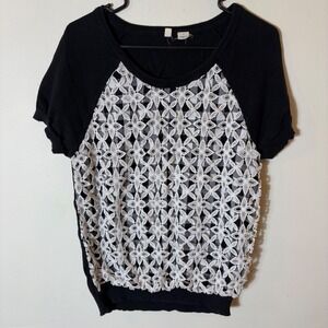 Moth Anthropologie Black Crochet Lace Overlay Short Sleeve Sweater size medium‎